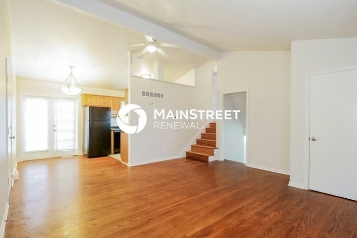 513 Melrose St - Photo 2 of 19