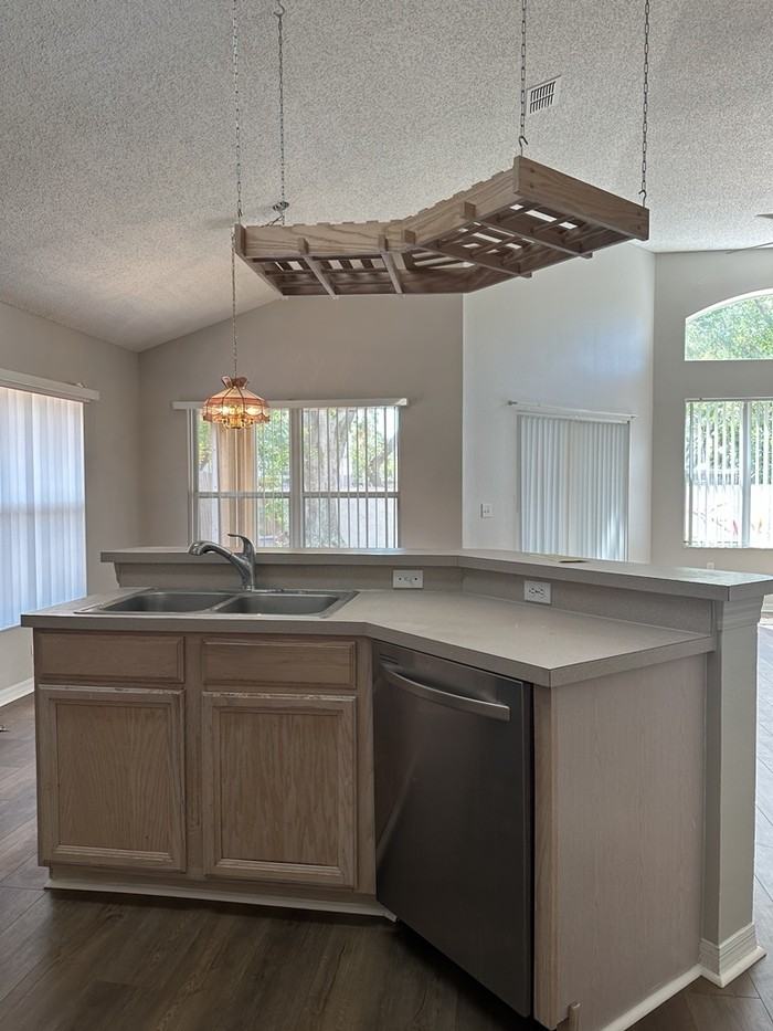 8928 Southbay Dr - Photo 4 of 26