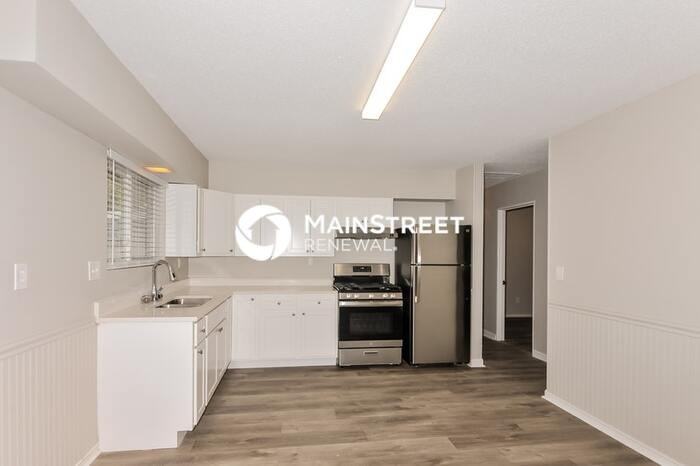 9807 Guthrie Ave - Photo 6 of 16