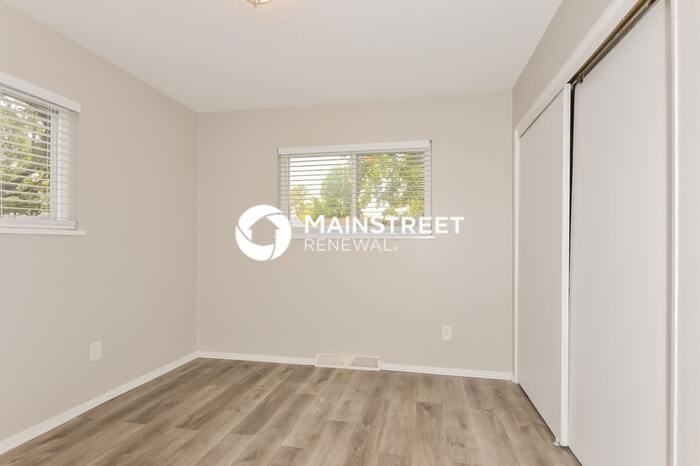 9807 Guthrie Ave - Photo 7 of 16