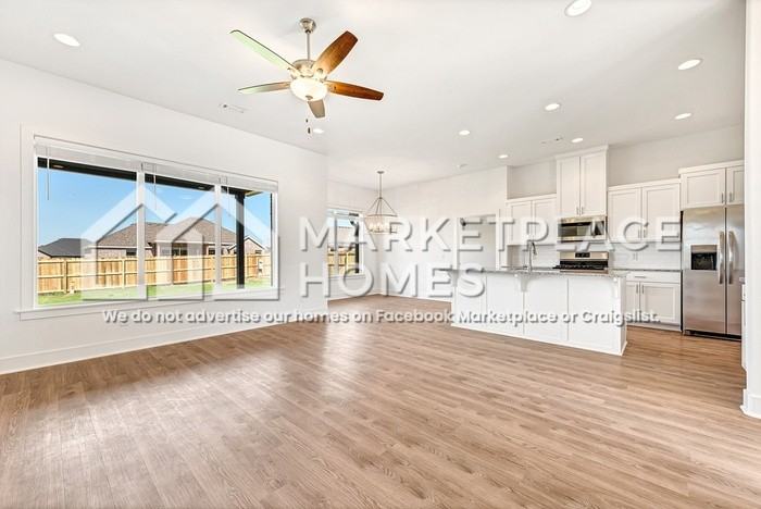 561 N Goose Xing - Photo 4 of 32