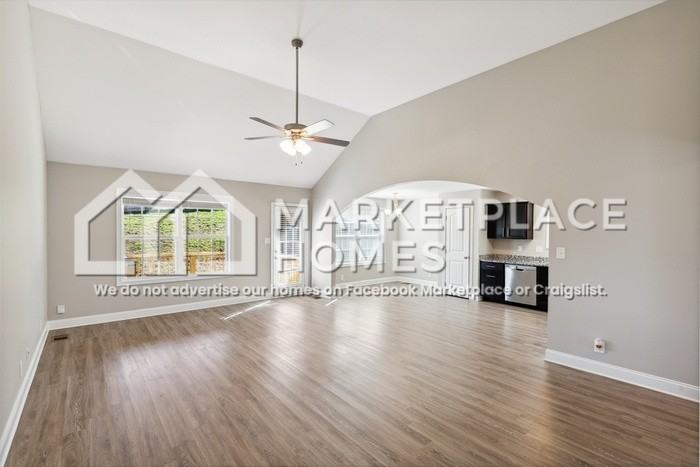 534 Somerset Ln - Photo 4 of 32