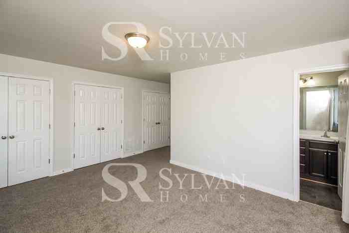 1719 Everett St - Photo 7 of 15