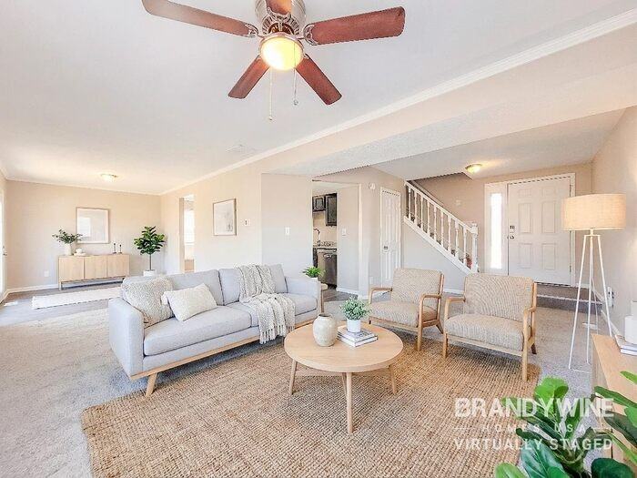 605 Woods Crossing Ln - Photo 3 of 23