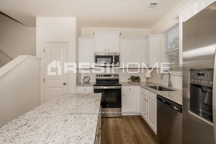 3012 Haystack Drive - Photo 5 of 18