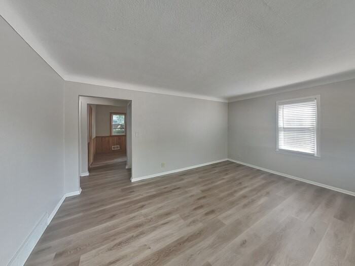 2080 Mcknight Rd N - Photo 2 of 22