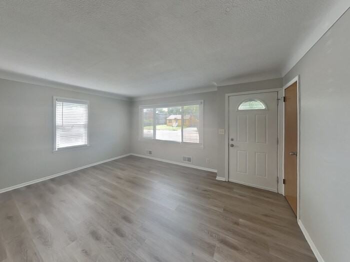 2080 Mcknight Rd N - Photo 3 of 22