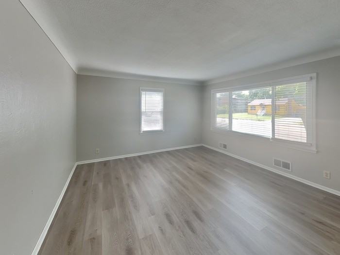 2080 Mcknight Rd N - Photo 4 of 22