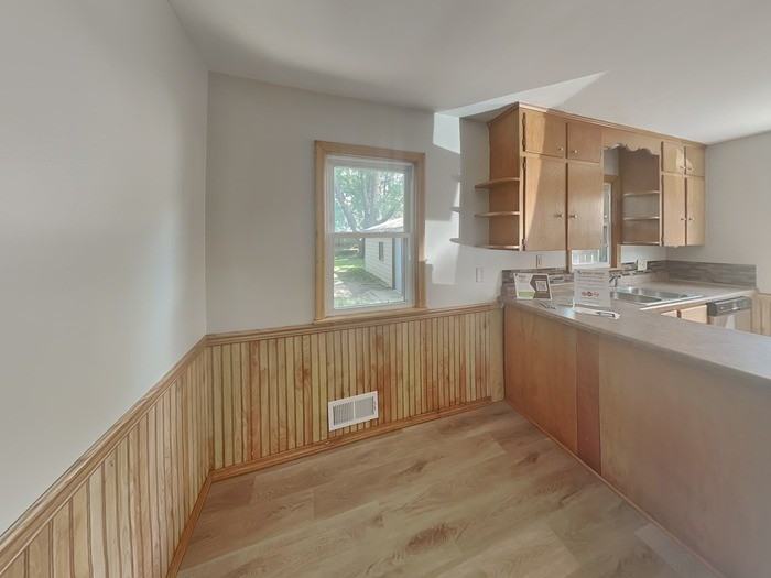 2080 Mcknight Rd N - Photo 5 of 22