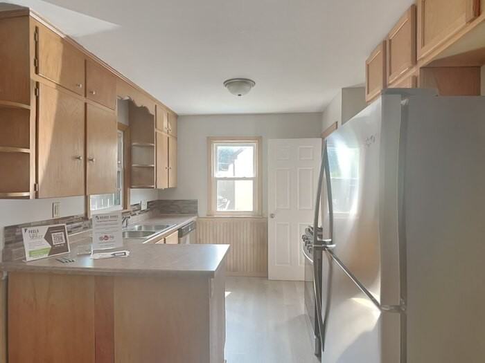 2080 Mcknight Rd N - Photo 6 of 22