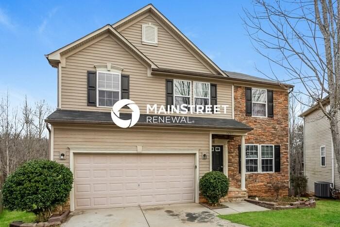 3207 Erwin Trace Dr - Photo 2 of 19