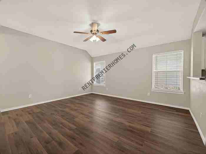 2730 Morgensen Dr - Photo 2 of 17