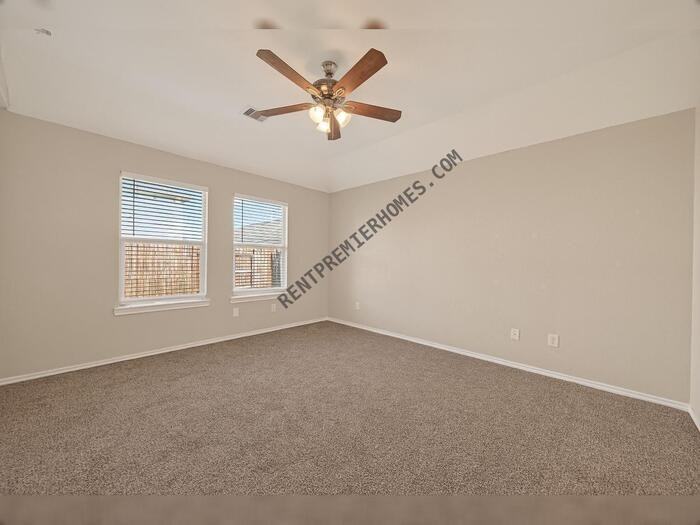 2730 Morgensen Dr - Photo 5 of 17