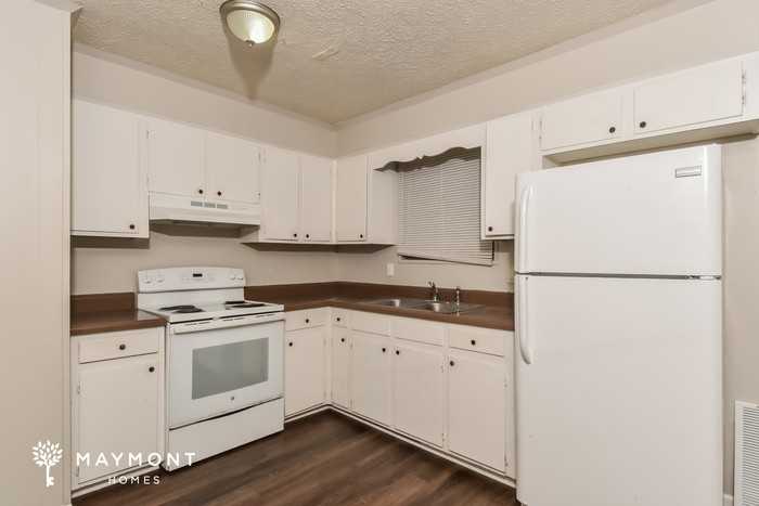 408 Mcnair Dr - Photo 5 of 11