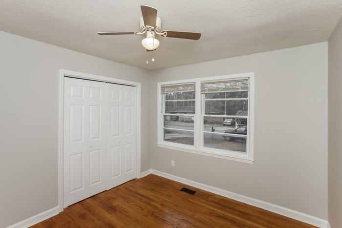 4248 Donavan Dr - Photo 6 of 11