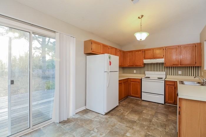 313 N Crossing Dr - Photo 4 of 11