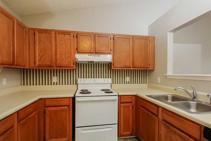 313 N Crossing Dr - Photo 5 of 11