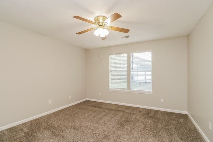 313 N Crossing Dr - Photo 6 of 11