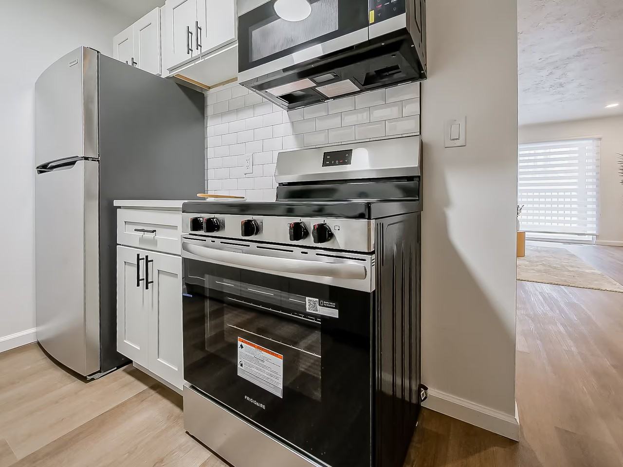 All New Luxury Living In Plymouth - Photo 4 of 50