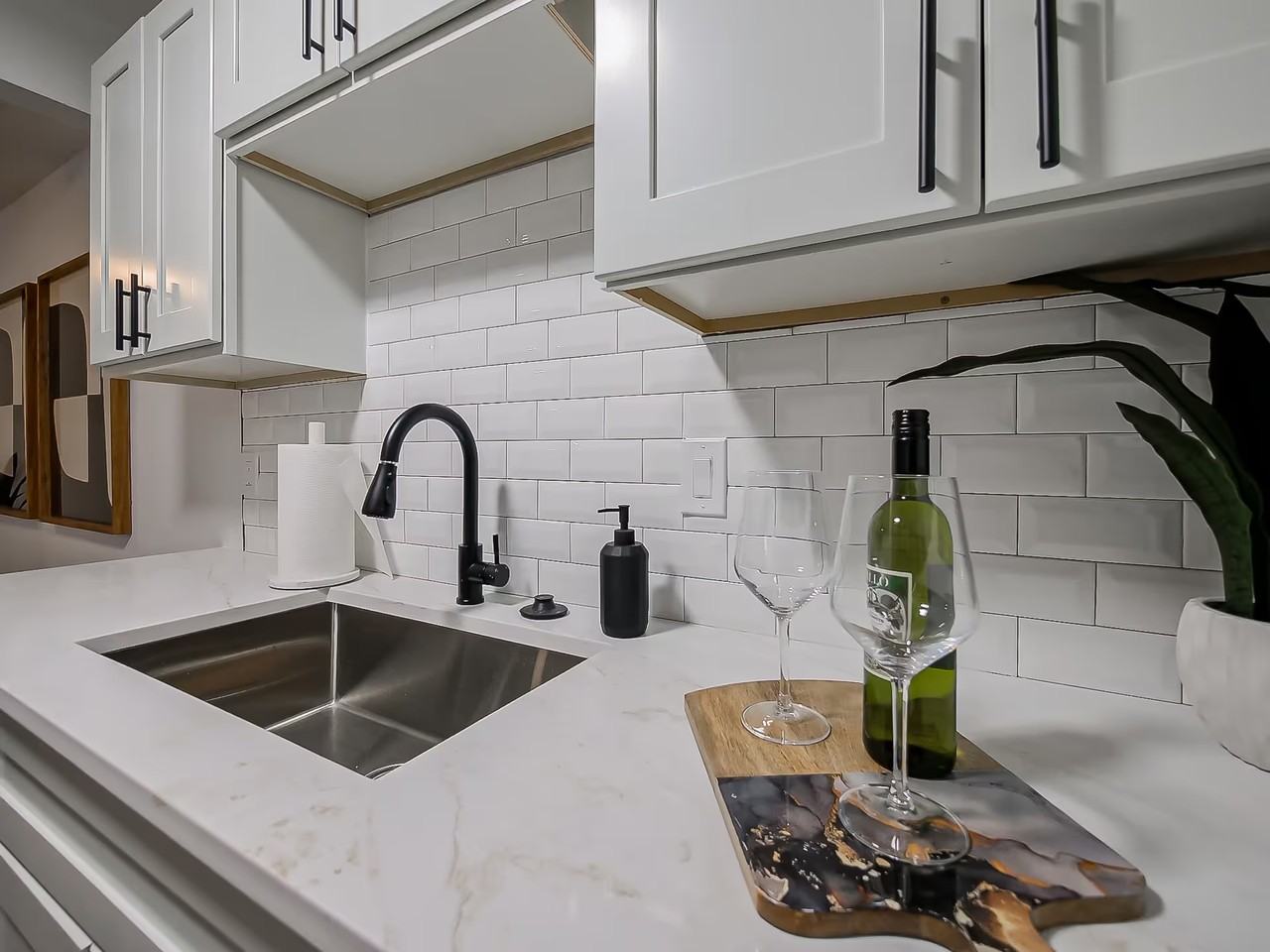 All New Luxury Living In Plymouth - Photo 6 of 50