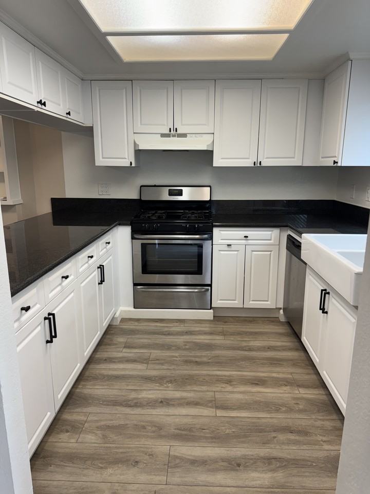 2502 Huntington St #09 - Photo 2 of 10