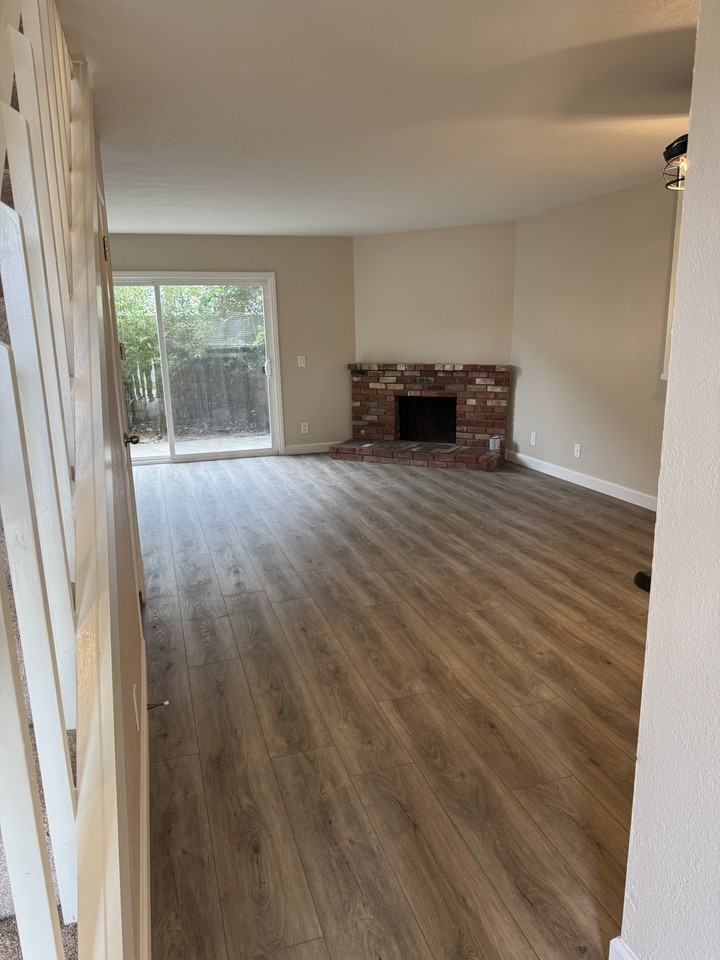 2502 Huntington St #09 - Photo 3 of 10