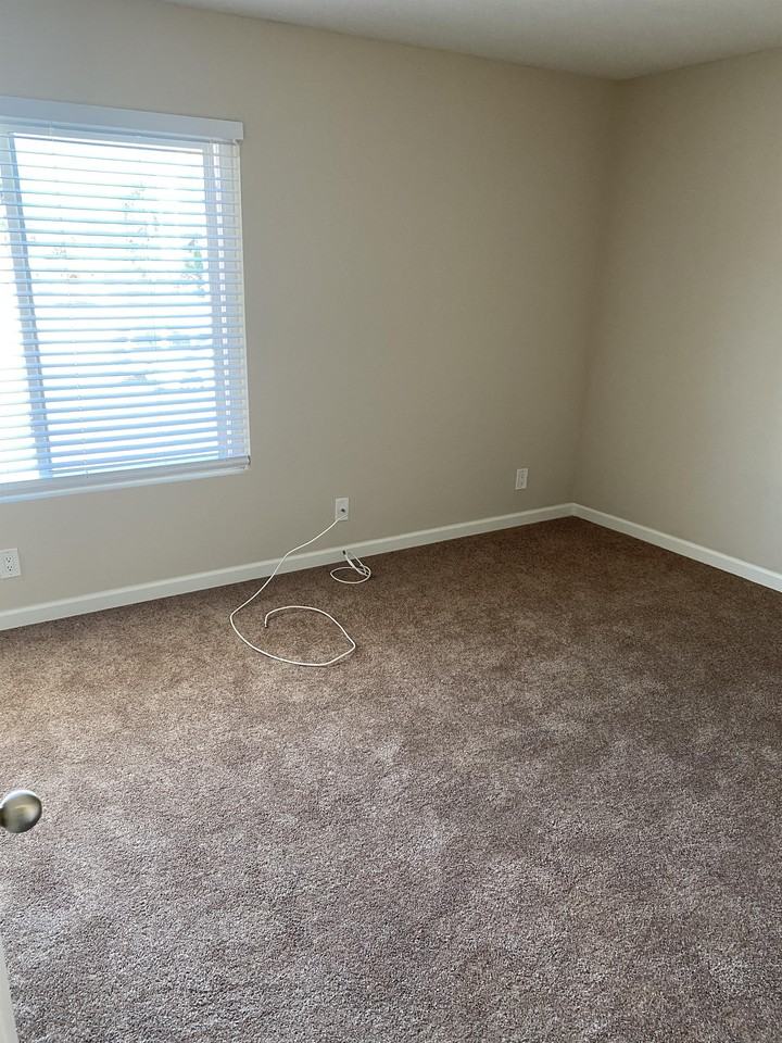 2502 Huntington St #09 - Photo 7 of 10