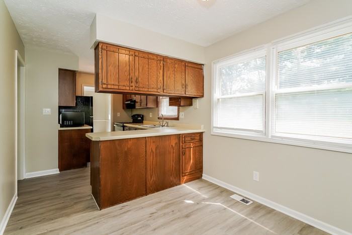 801 N Peterman Rd - Photo 7 of 12