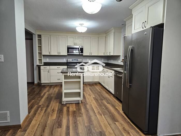 1705 Ne Cortina Dr - Photo 4 of 18