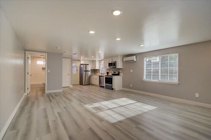 3326 Branch St - Photo 5 of 11