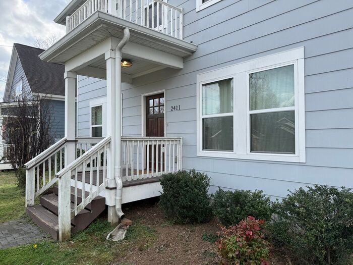 2411 Foster Ave - Photo 4 of 35