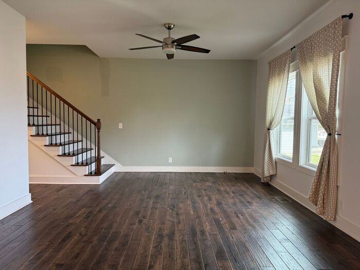 2411 Foster Ave - Photo 6 of 35