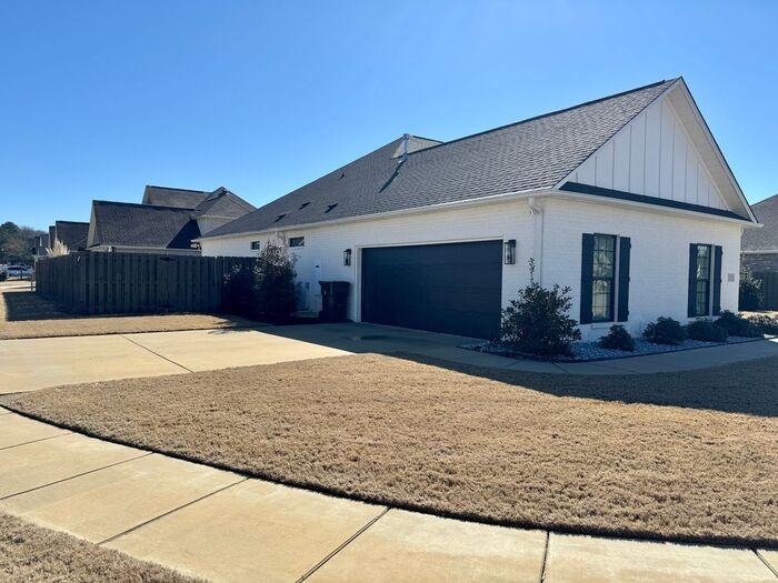 111 Park Trail Dr - Photo 2 of 50