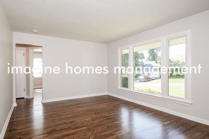 6927 Ravenscroft Dr - Photo 3 of 12