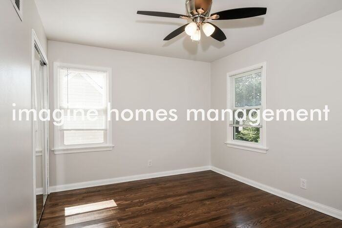 6927 Ravenscroft Dr - Photo 6 of 12