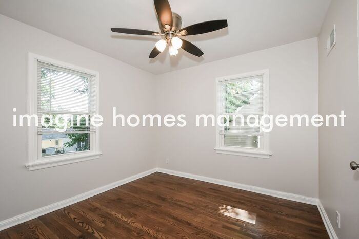 6927 Ravenscroft Dr - Photo 7 of 12