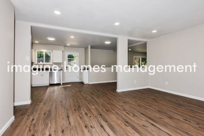 2970 Aintree Dr - Photo 4 of 15