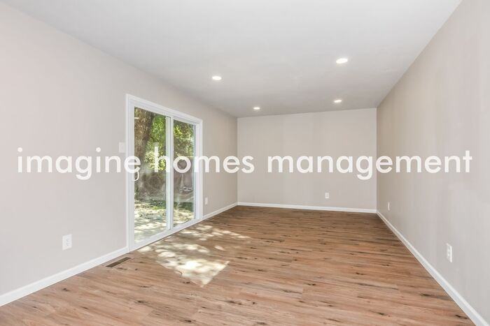 2970 Aintree Dr - Photo 5 of 15