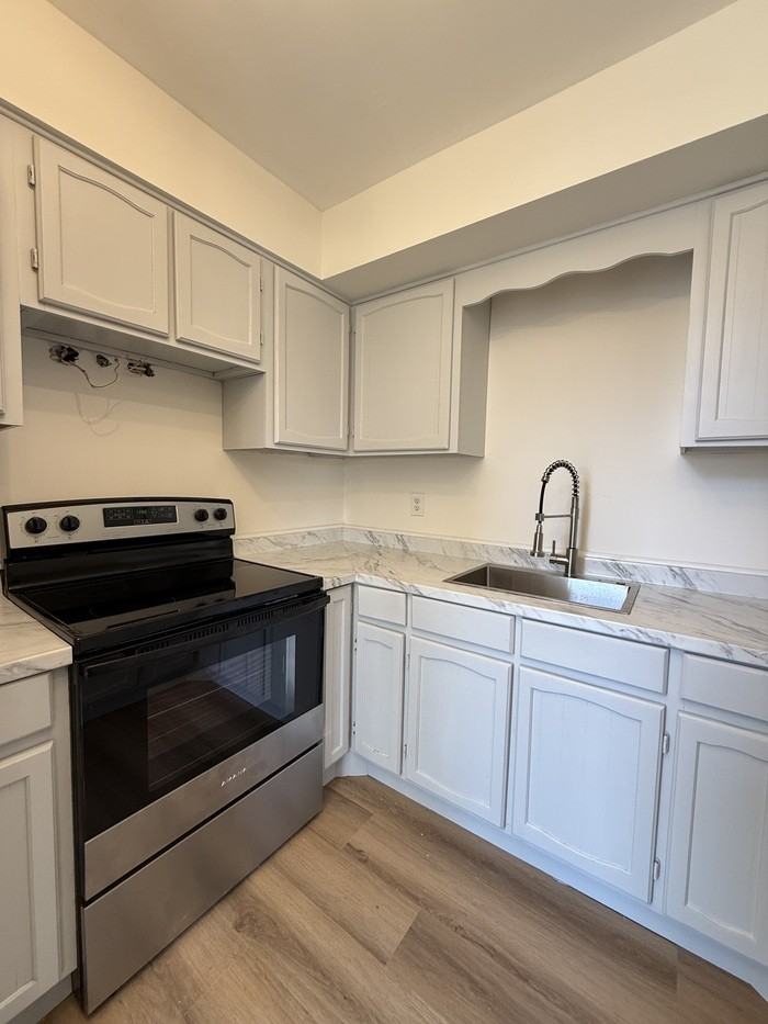 1434 Mediterranean Ave #C - Photo 5 of 46