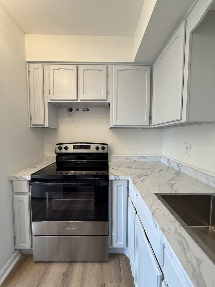 1434 Mediterranean Ave #C - Photo 6 of 46