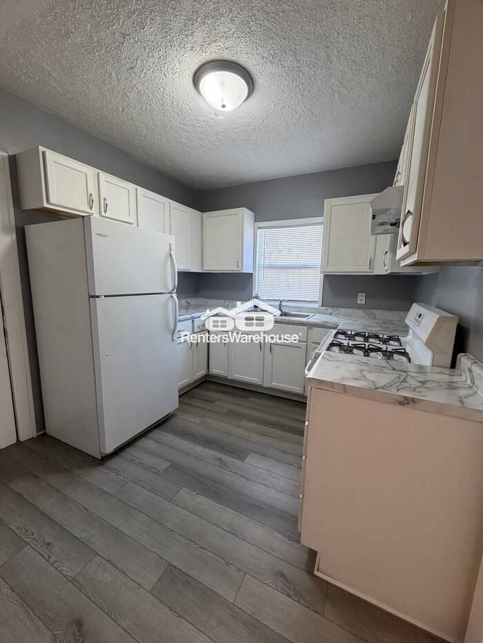 1812 Golden Valley Rd - Photo 2 of 18
