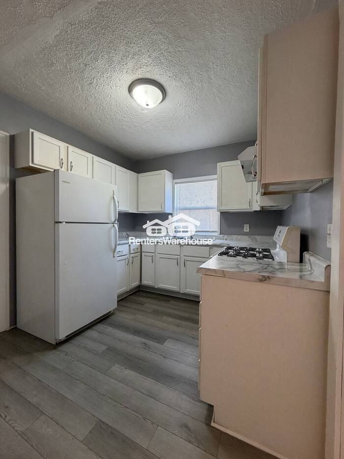 1812 Golden Valley Rd - Photo 3 of 18