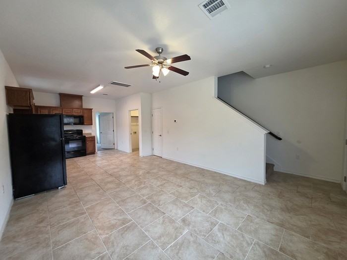 6110 White Oak Dr - Photo 4 of 15