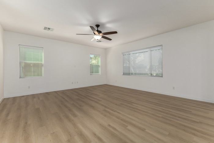 2972 E Shannon St - Photo 4 of 39