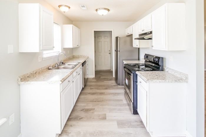 1358 Belle Grove Cir - Photo 5 of 10