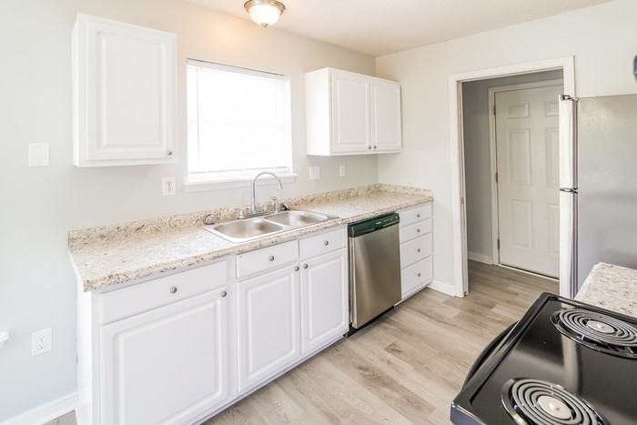 1358 Belle Grove Cir - Photo 6 of 10