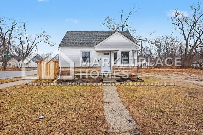 19818 Fenmore St - Photo 2 of 29