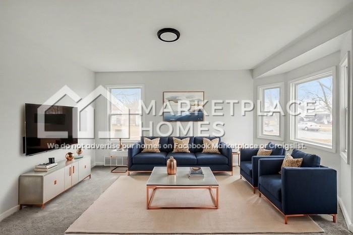 19818 Fenmore St - Photo 5 of 29