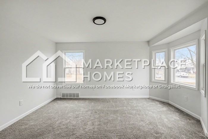 19818 Fenmore St - Photo 6 of 29