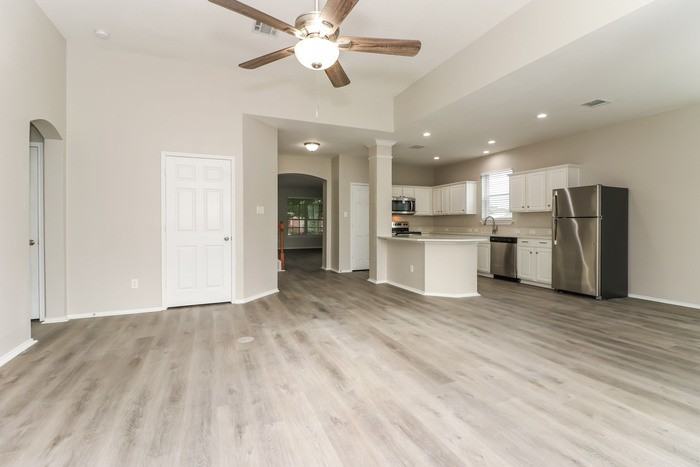 2625 Gardendale Dr - Photo 4 of 16